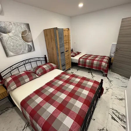 Pericic Lägenhet Podstrana